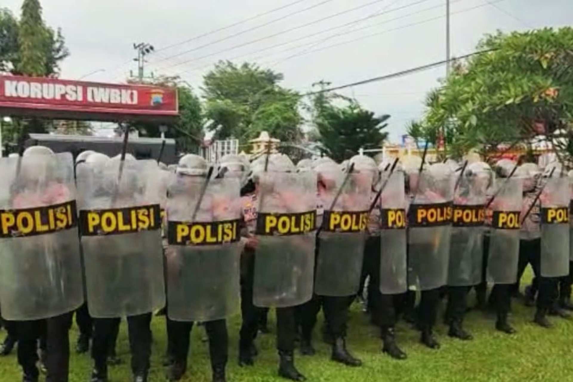 Personel Samapta Polres Brebes Ikuti Latihan Pengamanan Unjuk Rasa