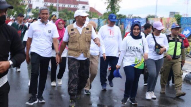 
					Di Tegal, May Day Diperingati dengan Jalan Sehat   