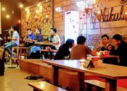 Nakula Cafe menjadi salah satu tempat nongkrong yang sedang hits di Kota Tegal. (Foto: nakula-cafe.business.net)