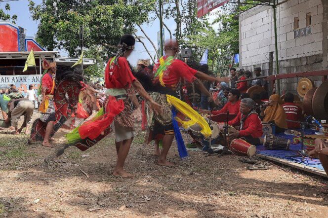 
					Opening Putra Mandiri Laren Dimeriahkan Jaran Ebeg