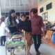 Pengusaha muda Brebes Shintya Sandra Kusuma bantu kepulangan Rini yang sempat tertahan di rumah sakit Mutiara Bunda Tanjung Brebes. Foto: Istimewa.