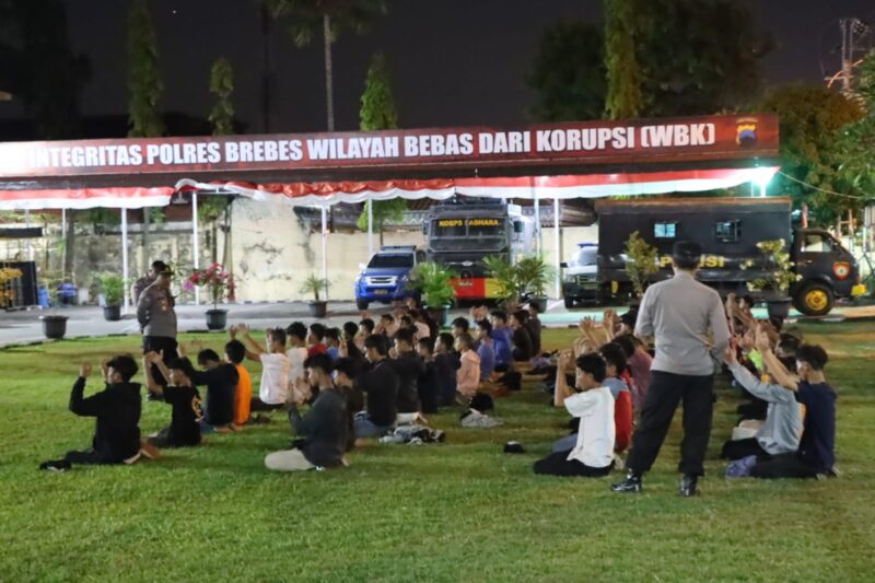 67 pelajar asal Pemalang diamankan di jalan pantura Brebes.