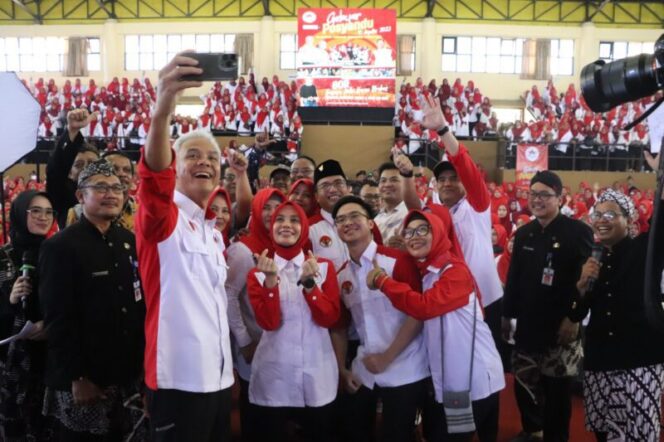 
					Ganjar mendorong kegiatan posyandu sebagai garda terdepan dalam penurunan angka stunting.