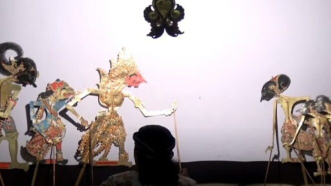 
					Acara pentas wayang kulit dalam rangka puncang peringatan HUT ke-78 RI tingkat Desa Pakujati berlangsung meriah.