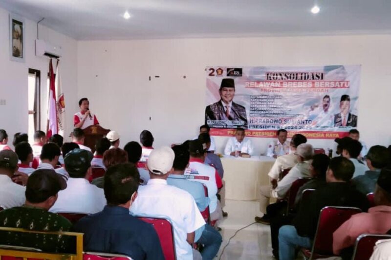 Diharapkan dengan kesolidan antara Relawan, Struktur Partai dan para calon legislatif kita sangat Optimis Brebes Menangkan H Prabowo Subianto pada pemilu nanti.