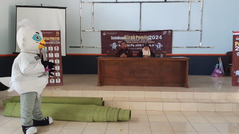 KPU Kabupaten Brebes sosialisasi di SMA Negeri 1 Bumiayu.