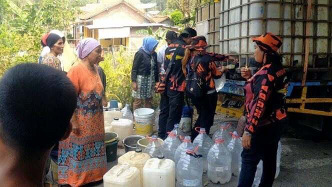 
					PAC Pemuda Pancasila Paguyangan salurkan bantuan air bersih kepada warga yang mengalami dampak kekeringan.