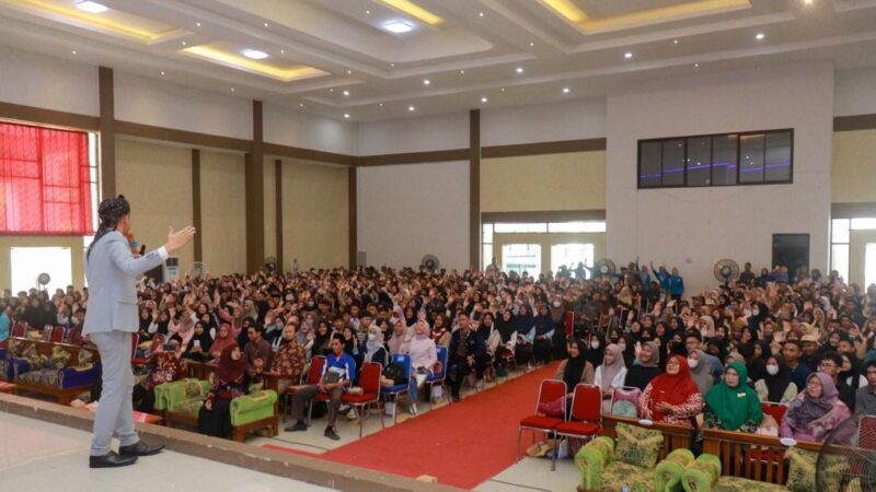 Seminar Nasional Enterpreneur dan Pemuda Mandiri di Islamic Center, Brebes, Sabtu (2/9/23) diikuti 1100 peserta perwakilan dari pelajar SMA, SMK, MA, Mahasiswa dan pemuda Brebres. Sebagai narasumber enterpreneur nasional Syafii Efendi MM yang juga ketua Satgas Anti Narkoba Nasional dan Presiden Organisasi Kepemudaan Islam Indonesia.