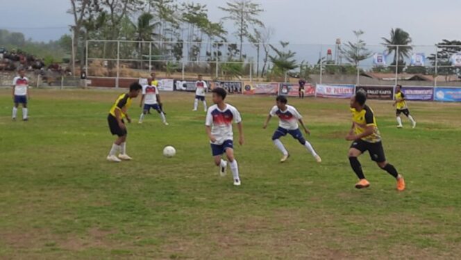 
					Pertandingan perdana Watujaran Cup 2 PSPS Pamijen vs Persibu berjalan imbang. Kedua tim sama-sama kuat. Foto: Yudhi Prasetyo/Portal Pantura.