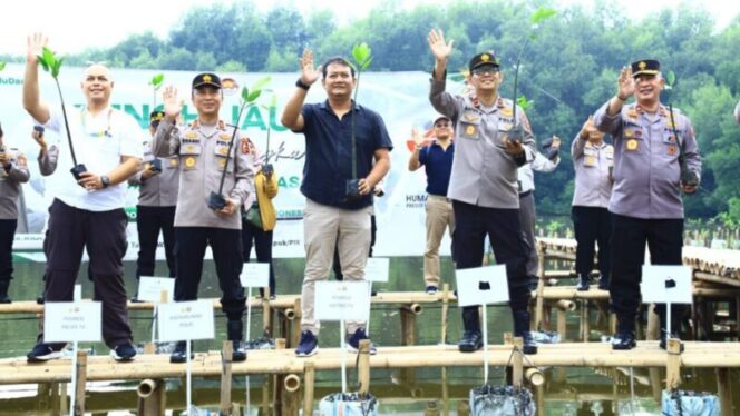 
					HUT Humas Polri Ke-72 Dirayakan Dengan Gerakan Pelestarian Lingkungan