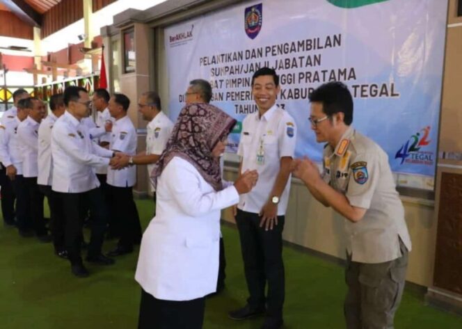 
					Jelang Akhir Tahun 2023 Bupati Lantik 8 ASN Sebagai Pejabat Pimpinan Tinggi Pratama Pemkab Tegal