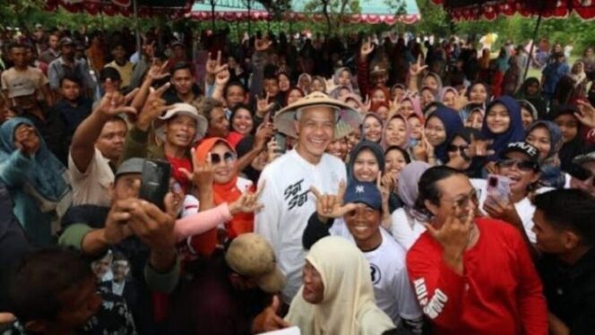 
					Ganjar Berpesan Kepada Petani Agar Anak-anaknya Sekolah Hingga Jenjang Tinggi