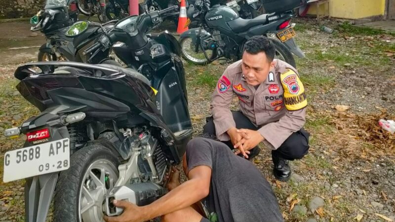 Pengendara sepeda motor diminta mengganti knalpot brong dengan knalpot standar. (Foto: Portal Pantura/Yudhi Prasetyo)