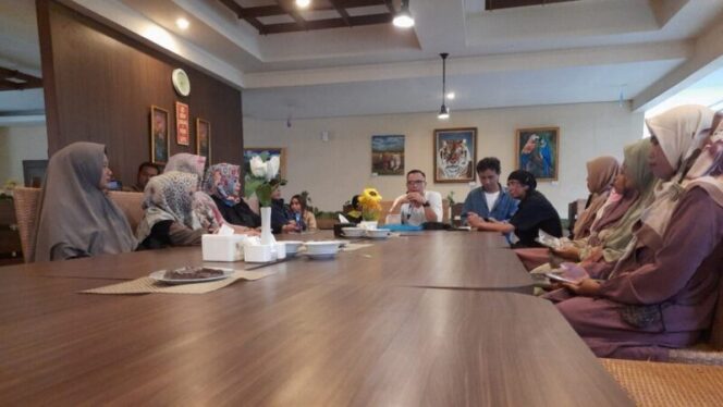 
					Rapat persiapan event Nglithing Ngalap Berkah Ijolan Takir. (Foto: Yudhi Prasetyo/Portal Pantura)