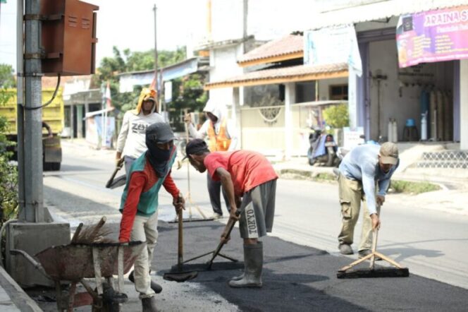 
					Kepala DPUPR Kabupaten Tegal Sebut Akibat Rigid Beton Diprediksi Jalur Mudik Pangkah-Cacaban Satu Jalur