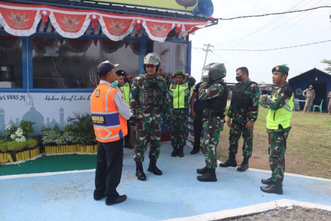 
					Dandim Brebes Patroli Keliling Pos Pengamanan Arus Mudik Lebaran 2024