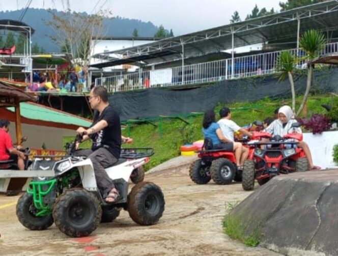 
					Sewa Di Bandrol 50 Ribu Perjam, Sirkuit Motor ATV Lengkapi Sensasi Wisata Golden Park Guci Tegal