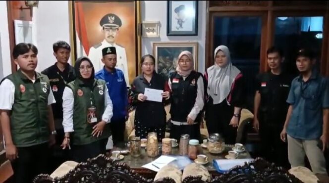 
					KPU Umumkan Coklit Serentak, Rosmalia Yuniar Anggota DPRD Kabupaten Tegal Dapil 6 Didatangi Pantarlih