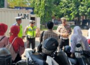 Kedepankan Cara Humanis, Kanit Kamsel Polres Tegal Hanya Berikan Pelanggar Tata Tertib Lalu Lintas Teguran