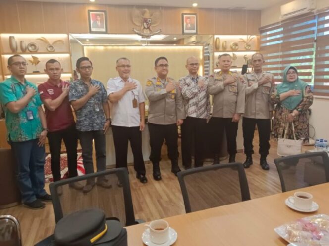 
					2 Administratur Perhutani Wilayah KPH Pekalongan Barat dan Balapulang Gandeng Sinergitas dengan Polres Brebes