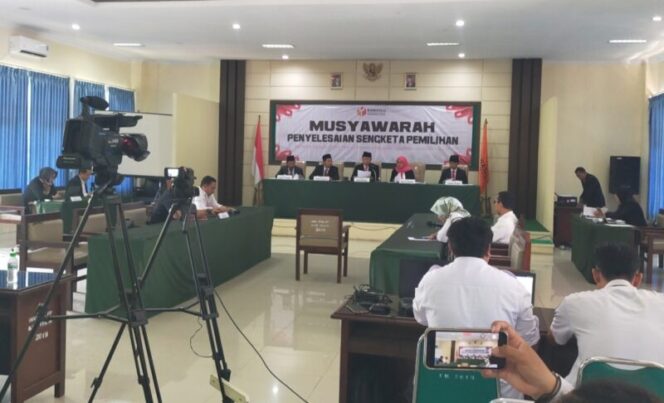 
					Calon Independen Telan Pil Pahit Usai Bawaslu Kabupaten Tegal Umumkan Putusan Sidang