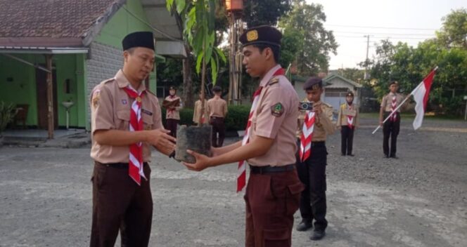 
					Perhutani KPH Pekalongan Barat Lantik 44 Anggota Pramuka Tandai Angkatan  XXXV  Saka Wanabakti Kwartir Cabang Tegal