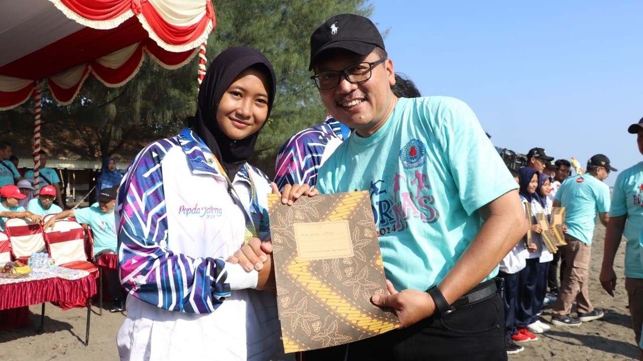 Puncak peringatan Haornas di Brebes dilaksanakan di Pantai Randusanga Indah, Jumat 13 September 2024. (Foto: Portal Pantura/Yudhi Prasetyo)