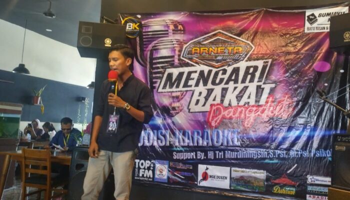 Warga Tonjong Antusias Mengikuti Audisi Lomba Karaoke ‘Arneta Mencari Bakat’