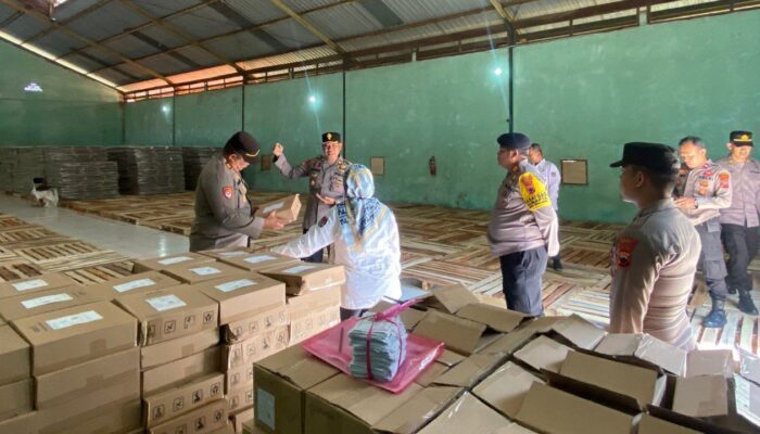 Polres Brebes Perketat Pengawasan Gudang Logistik KPU untuk Pemilukada 2024