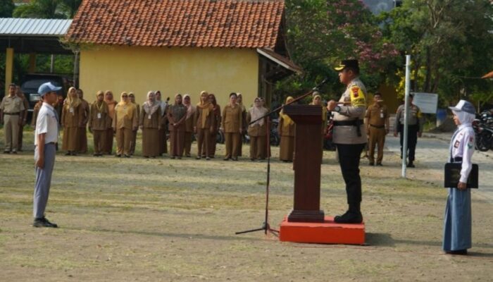 Kunjungi SMK 2 Slawi, Kapolres Tegal Ajak Siswa Siswi Hindari Perilaku Negatif