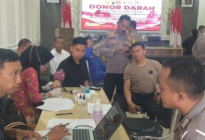 
					Bakti Sosial Donor Darah Polres Tegal HUT Humas Ke 73 Mampu Melebihi Target PMI 50 Kantong Darah