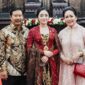 Shintya Sandra Kusuma foto bersama kedua orang tuanya yang juga merupakan politisi senior. (Foto: dok. Istimewa)