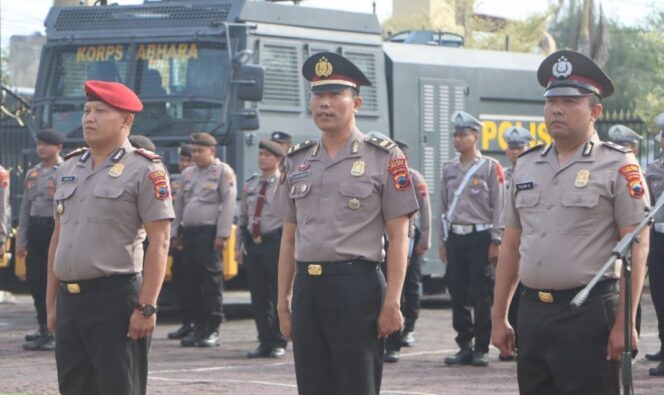 
					32 Anggota Polres Tegal Kota Dapat Kado Akhir Tahun