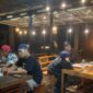 Suasana Kafe Alas pada malam hari. (Portal Pantura/Yudhi Prasetyo)